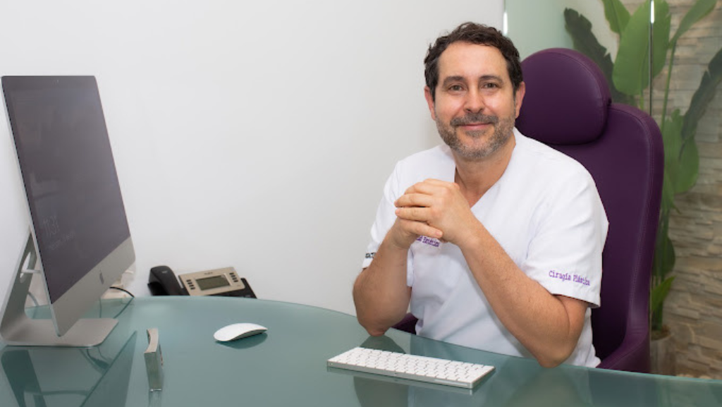 La clínica del doctor Antonio García acogerá un máster de Medicina Estética