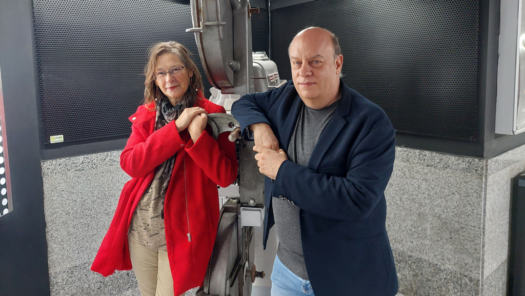 Algo más de treinta miradas