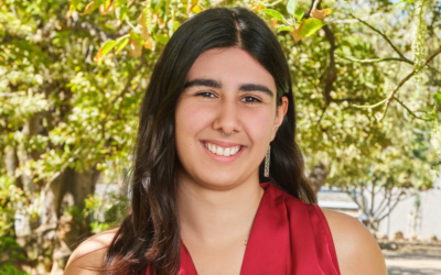 ‘El arte de seguir soñando’, primer poemario de Virginia Reyes